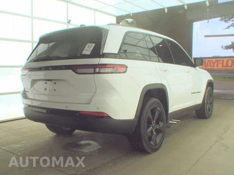 2023 Jeep Grand Cherokee Altitude - miniatura 4