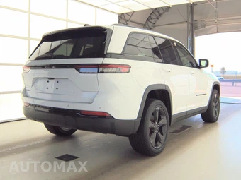 2023 Jeep Grand Cherokee Altitude - miniatura 4