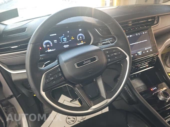 2023 Jeep Grand Cherokee Altitude - miniatura 10