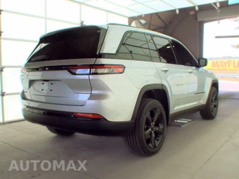 2023 Jeep Grand Cherokee Altitude - miniatura 4