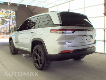 2023 Jeep Grand Cherokee Altitude - miniatura 6
