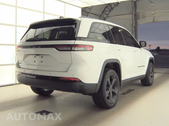 2023 Jeep Grand Cherokee Altitude - miniatura 4