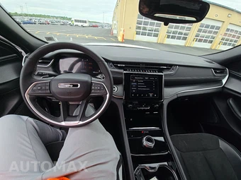 2023 Jeep Grand Cherokee Altitude - miniatura 11