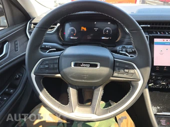 2023 Jeep Grand Cherokee L Limited - miniatura 10