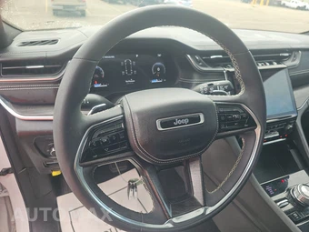 2023 Jeep Grand Cherokee L Overland - miniatura 10