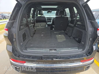 2023 Jeep Grand Cherokee L Overland - miniatura 17