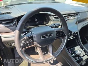 2023 Jeep Grand Cherokee L Overland - miniatura 10