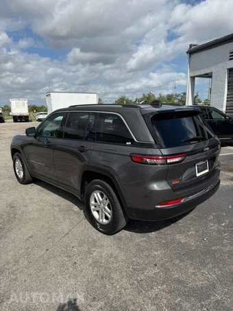 2023 Jeep Grand Cherokee Laredo - miniatura 6