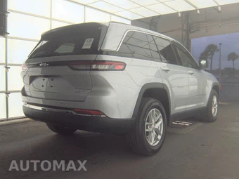 2023 Jeep Grand Cherokee Laredo - miniatura 4