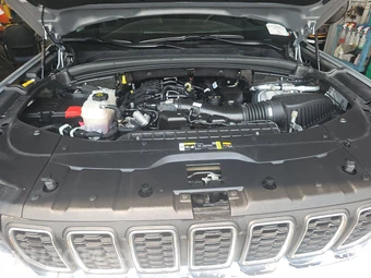 2023 Jeep Grand Cherokee Laredo - miniatura 15