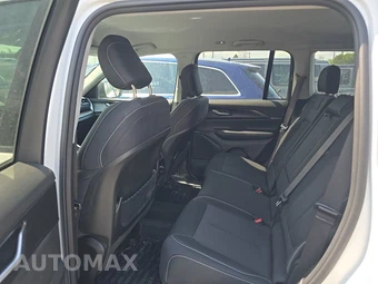 2023 Jeep Grand Cherokee Laredo - miniatura 13