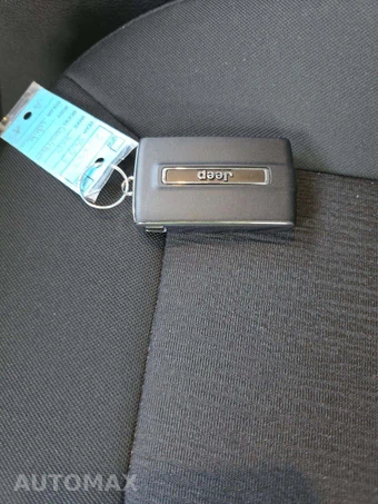 2023 Jeep Grand Cherokee Laredo - miniatura 8