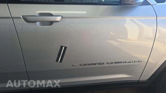 2023 Jeep Grand Cherokee Laredo - miniatura 31