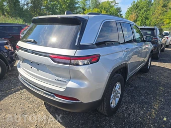 2023 Jeep Grand Cherokee Laredo - miniatura 4