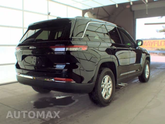 2023 Jeep Grand Cherokee Laredo - miniatura 4