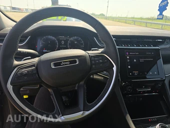 2023 Jeep Grand Cherokee Laredo - miniatura 11