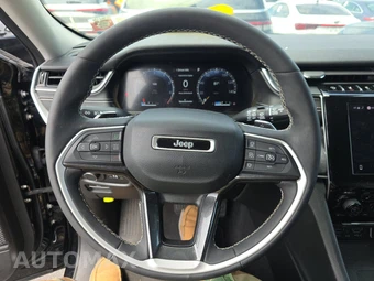 2023 Jeep Grand Cherokee Laredo - miniatura 10