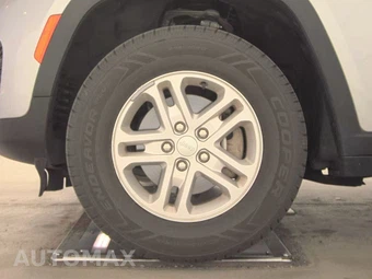 2023 Jeep Grand Cherokee Laredo - miniatura 9