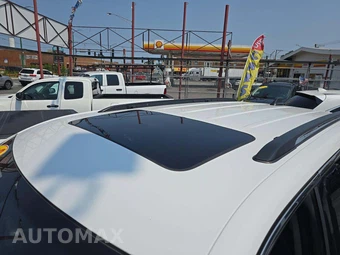 2023 Jeep Grand Cherokee Laredo – miniatura 12