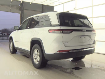 2023 Jeep Grand Cherokee Laredo - miniatura 6