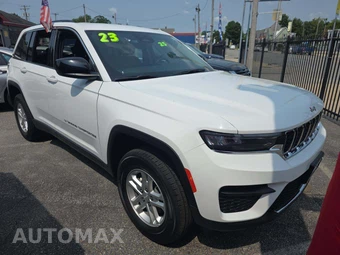 2023 Jeep Grand Cherokee Laredo - miniatura 4