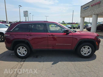 2023 Jeep Grand Cherokee Laredo - miniatura 4