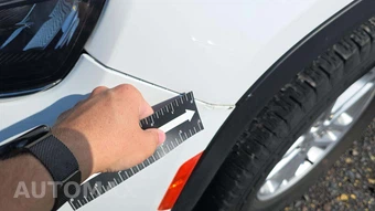 2023 Jeep Grand Cherokee Laredo - miniatura 30