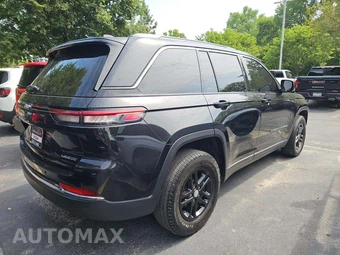 2023 Jeep Grand Cherokee Laredo - miniatura 3