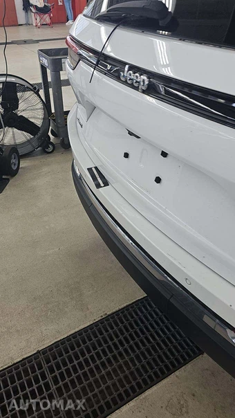 2023 Jeep Grand Cherokee Laredo - miniatura 24