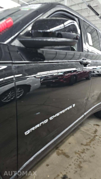 2023 Jeep Grand Cherokee Laredo - miniatura 21