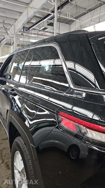 2023 Jeep Grand Cherokee Laredo - miniatura 22