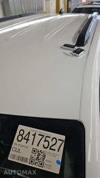 2023 Jeep Grand Cherokee Laredo - miniatura 18