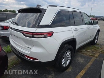 2023 Jeep Grand Cherokee Laredo - miniatura 4
