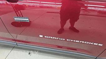 2023 Jeep Grand Cherokee Laredo - miniatura 25