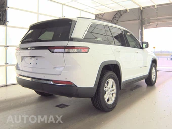 2023 Jeep Grand Cherokee Laredo - miniatura 4