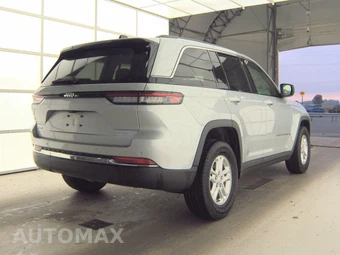 2023 Jeep Grand Cherokee Laredo - miniatura 4
