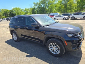 2023 Jeep Grand Cherokee Laredo X - miniatura 3