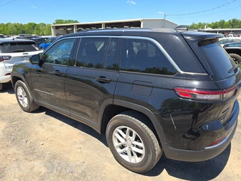 2023 Jeep Grand Cherokee Laredo X - miniatura 6