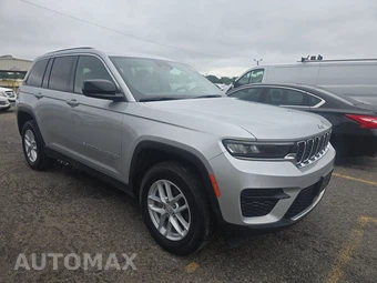 2023 Jeep Grand Cherokee Laredo X - miniatura 3