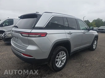 2023 Jeep Grand Cherokee Laredo X - miniatura 4