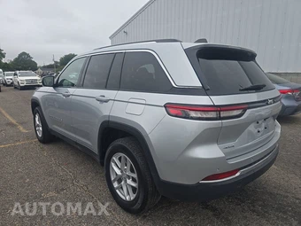 2023 Jeep Grand Cherokee Laredo X - miniatura 6