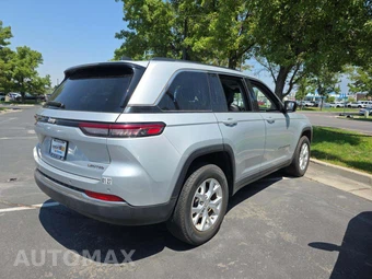 2023 Jeep Grand Cherokee Limited - miniatura 3
