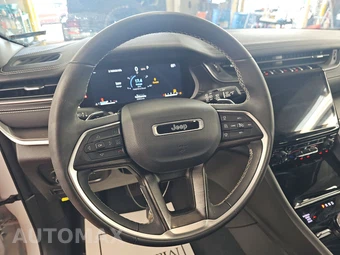 2023 Jeep Grand Cherokee Limited - miniatura 10