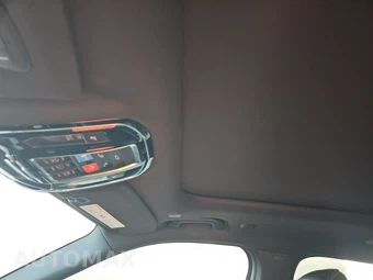 2023 Jeep Grand Cherokee Overland - miniatura 17