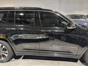 2023 Jeep Grand Cherokee Overland - miniatura 11