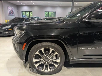 2023 Jeep Grand Cherokee Overland - miniatura 4