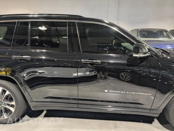 2023 Jeep Grand Cherokee Overland - miniatura 41