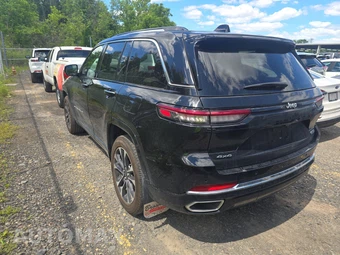 2023 Jeep Grand Cherokee Overland - miniatura 6