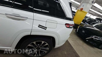 2023 Jeep Grand Cherokee Overland - miniatura 23