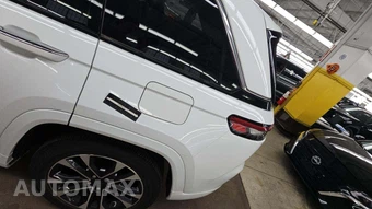 2023 Jeep Grand Cherokee Overland - miniatura 26